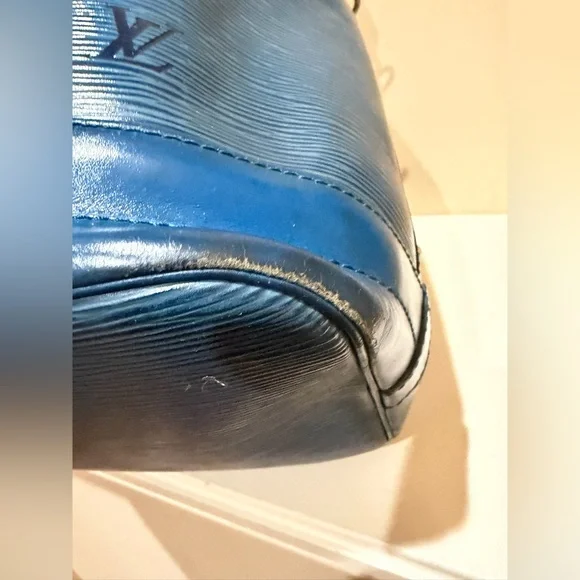 Louis Vuitton Epi Blue Bucket Bag GM - Please Read For Condition - Picture 5 of 16